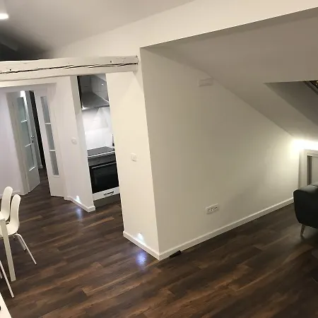 아파트 4 Star Attic
